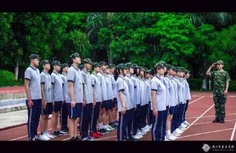 少年壮志，风华正——记厦门市音乐学校2021年中学生军训暨国防教育活动