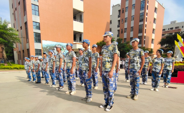 福建华夏高级技工学校军训进行时 | 迷彩少年 青春之魂