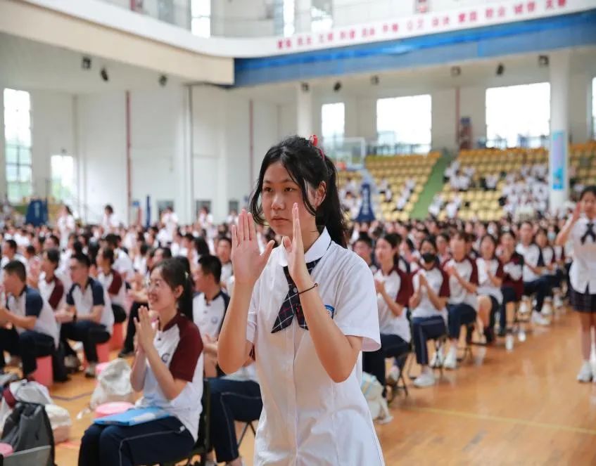 “十八而志 青春万岁”厦门市集美职业技术学校2022届毕业典礼暨成人仪式圆满落幕