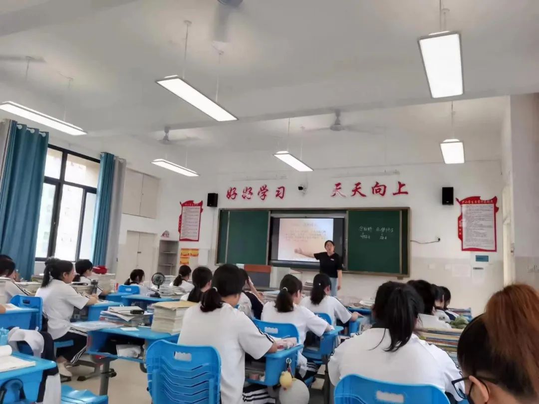 明溪县职业中学/深学争优、敢为争先、实干争效 | 立德树人，培根铸魂 ——思政课程与课程思政协同育人