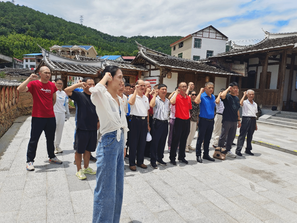 三明医学科技职业学院：职教园分校党总支赴尤溪县半山村开展“七一”主题党日活动