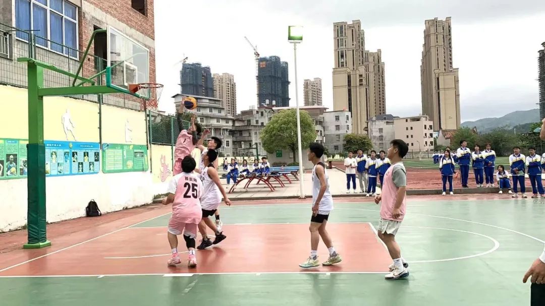 连江华侨中学：2023年连江华侨中学高中三人制篮球赛完美落幕