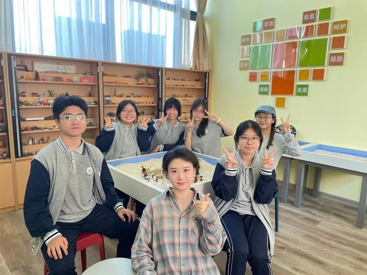 <a href=http://www.555edu.net/school-562/ target=_blank class=infotextkey>ϢѧУ</a>