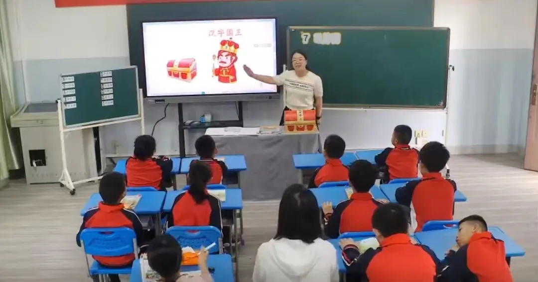 <a href=http://www.555edu.net/school-416/ target=_blank class=infotextkey>ѧУ</a>