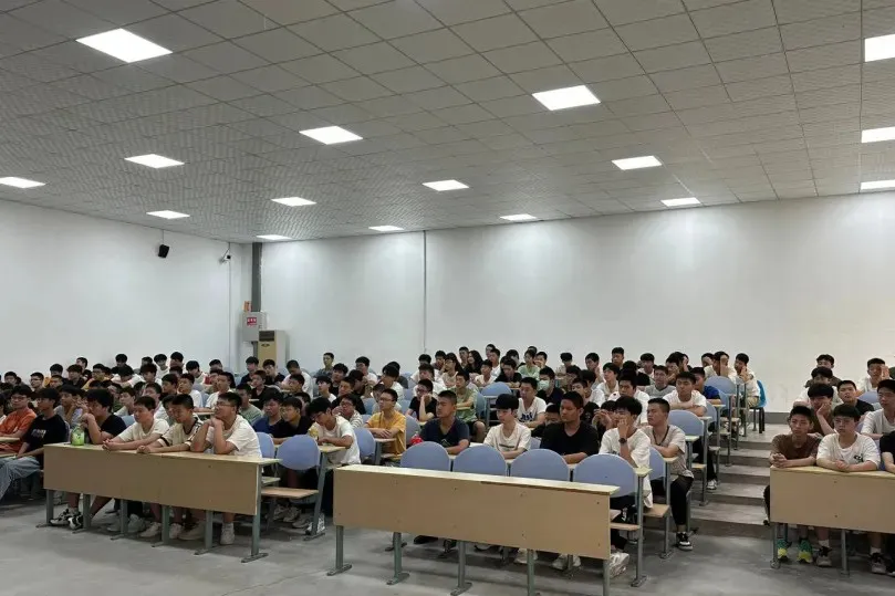 <a href=http://www.555edu.net/school-432/ target=_blank class=infotextkey>ĽְҵרѧУ</a>