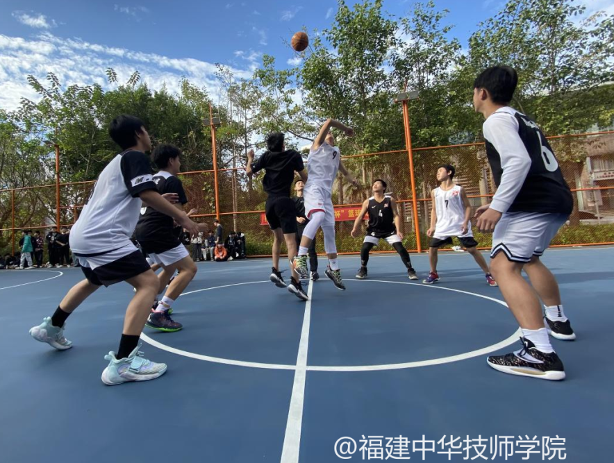 <a href=http://www.555edu.net/school-504/ target=_blank class=infotextkey>福建中华技师学院</a>招生简介